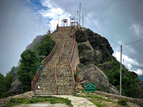 क्रौंच पर्वत पर स्थित कार्तिक स्वामी मंदिर - Kartik Swami Temple Rudraprayag